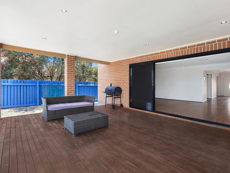 18 Culgoa Court, Wattle Grove NSW 2173