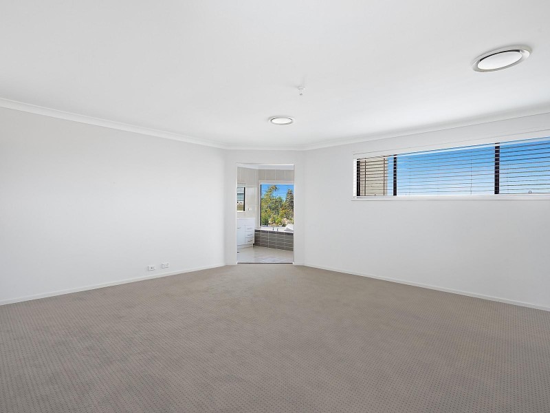 18 Culgoa Court, Wattle Grove NSW 2173