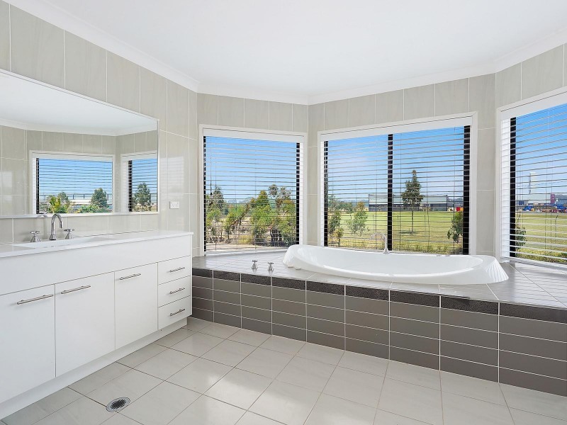 18 Culgoa Court, Wattle Grove NSW 2173