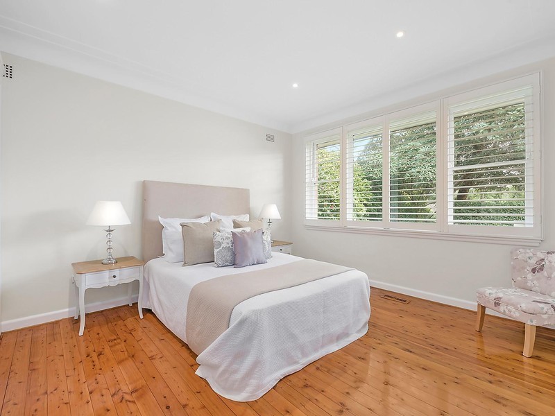 10 Valleyview Crescent, Greenwich NSW 2065