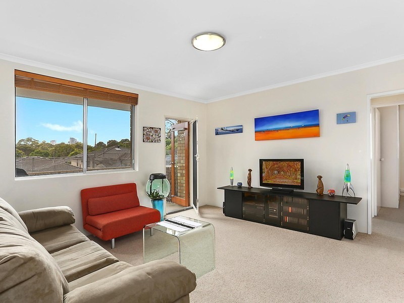 17/105  Burns Bay Road, Lane Cove NSW 2066