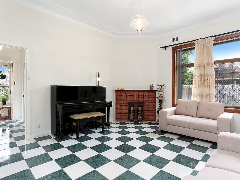 15 Strathmore Parade, Roseville NSW 2069