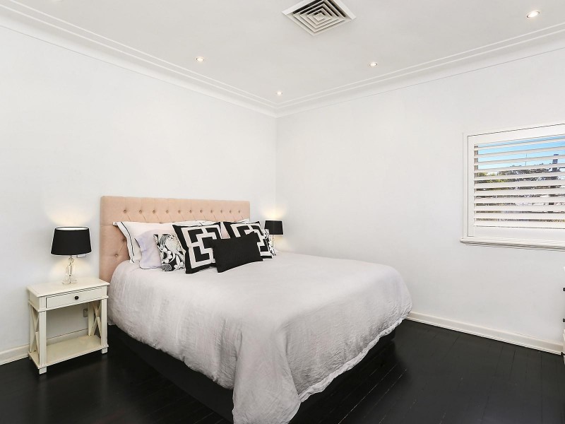 20 Hinkler Crescent, Lane Cove NSW 2066