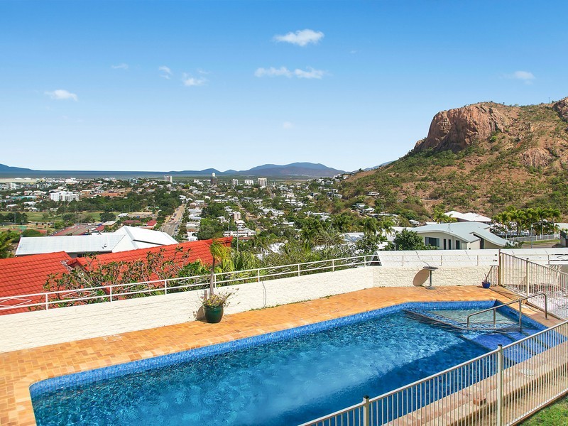 4 Stirling Drive, Castle Hill QLD 4810