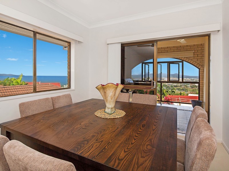 4 Stirling Drive, Castle Hill QLD 4810