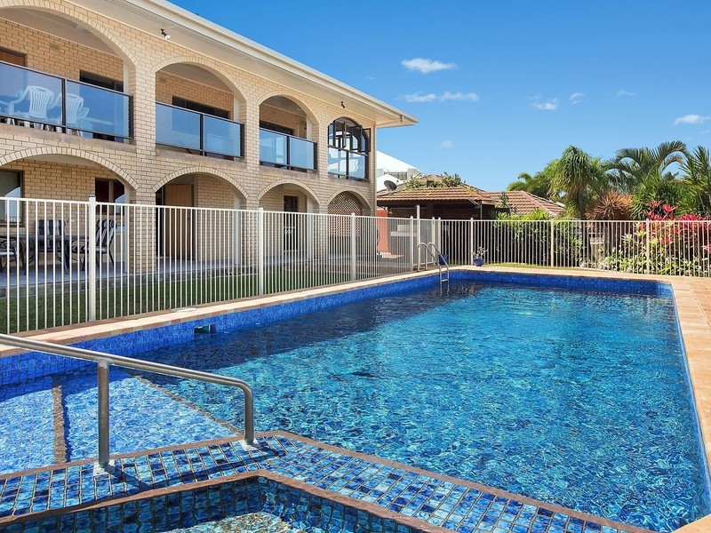 4 Stirling Drive, Castle Hill QLD 4810