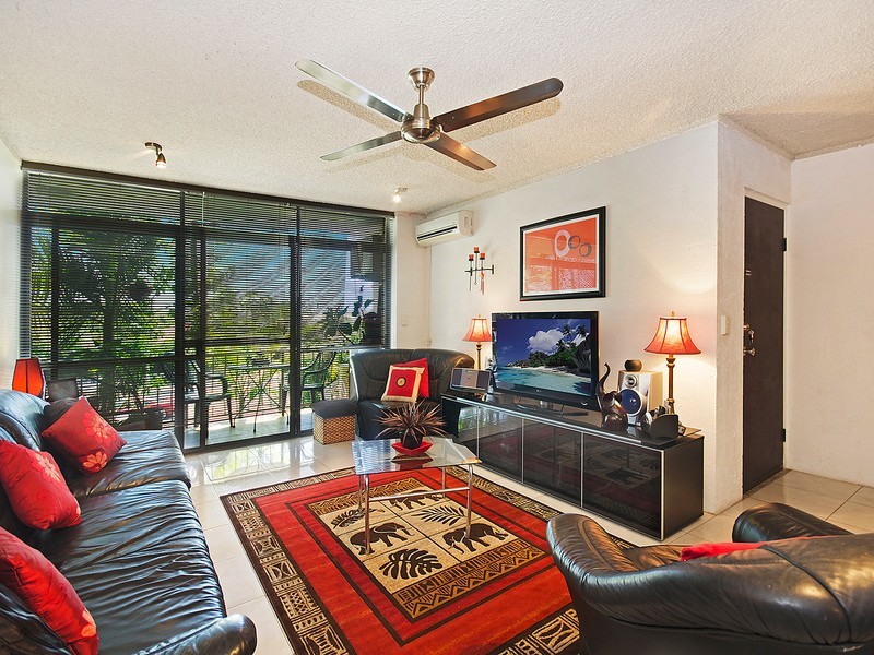 1/64 Warburton Street, North Ward QLD 4810