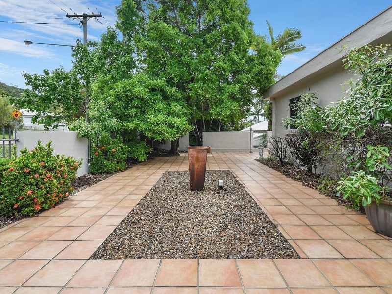 26 Alexandra Street, North Ward QLD 4810