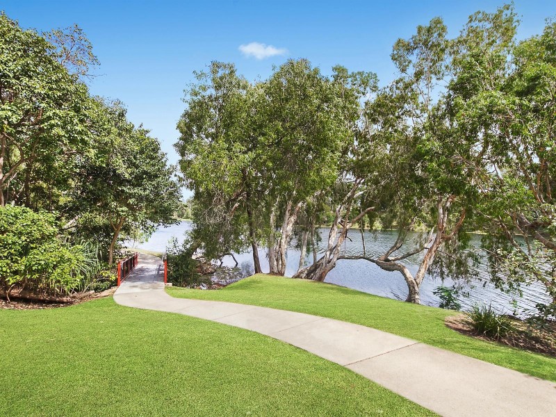 17 Regatta Crescent, Douglas QLD 4814