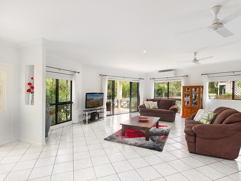 17 Regatta Crescent, Douglas QLD 4814