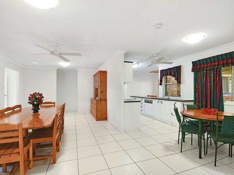 373 Mount Low Parkway, Bushland Beach QLD 4818