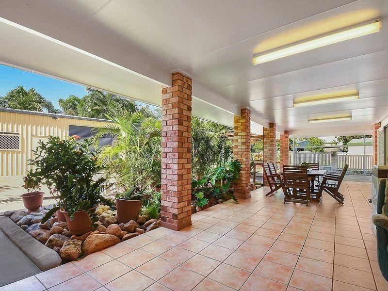 373 Mount Low Parkway, Bushland Beach QLD 4818
