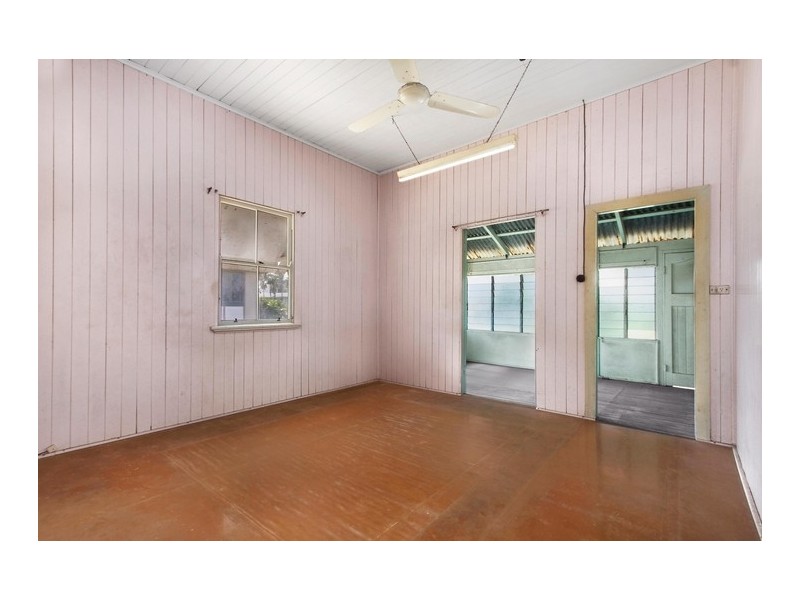 4 Rowland Street, North Ward QLD 4810