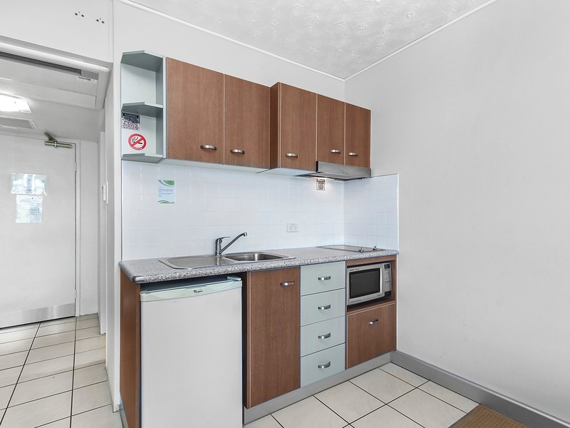 2/63 The Strand, North Ward QLD 4810