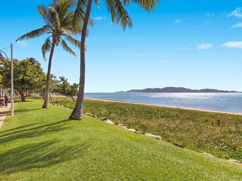 2/63 The Strand, North Ward QLD 4810