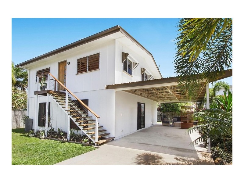 10 Lily Street, Hermit Park QLD 4812