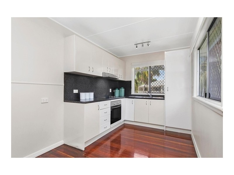 10 Lily Street, Hermit Park QLD 4812