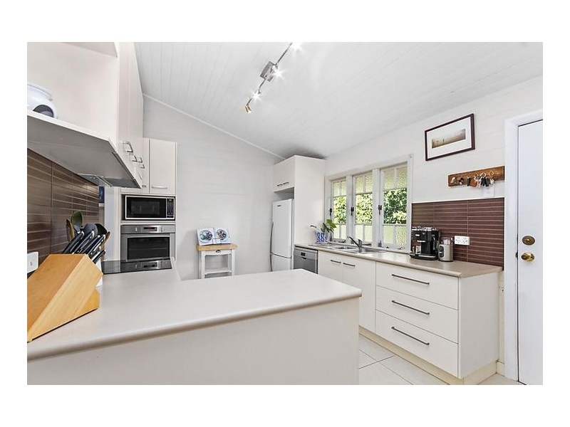 90 Queens Road, Hermit Park QLD 4812