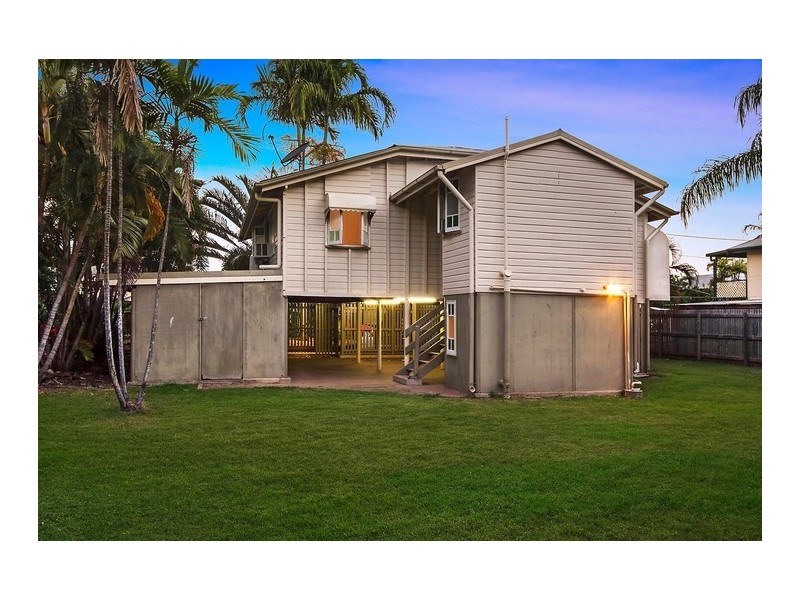 7 Sooning Street, Hermit Park QLD 4812