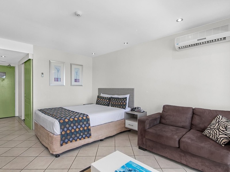 202/75 The Strand, North Ward QLD 4810