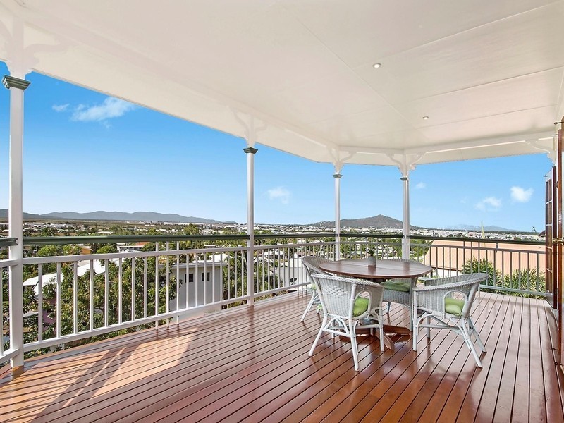 8 Tableland Terrace, Mount Louisa QLD 4814