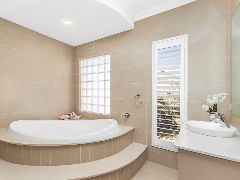 8 Tableland Terrace, Mount Louisa QLD 4814