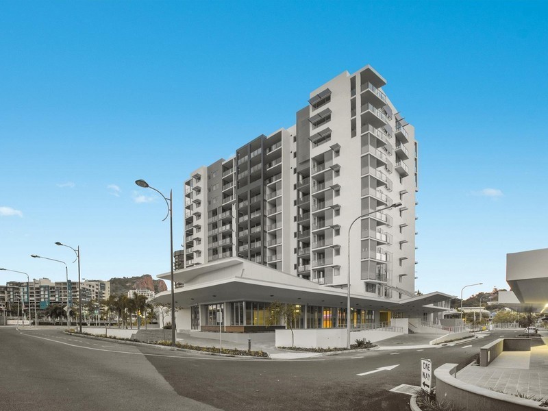 304/2 Dibbs Street, South Townsville QLD 4810