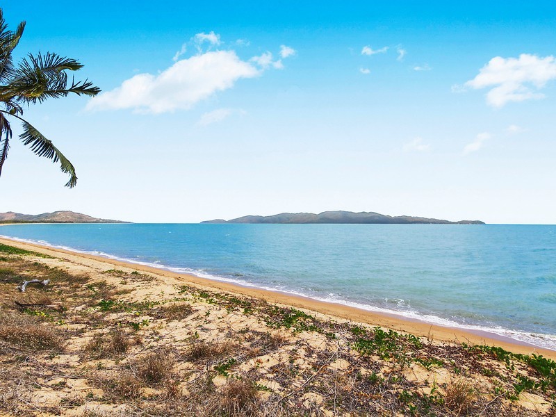 36 Palm Street, Rowes Bay QLD 4810
