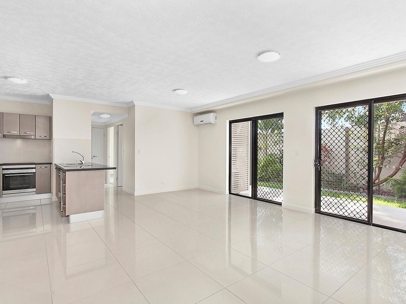 319 Angus Smith Drive, Douglas QLD 4814