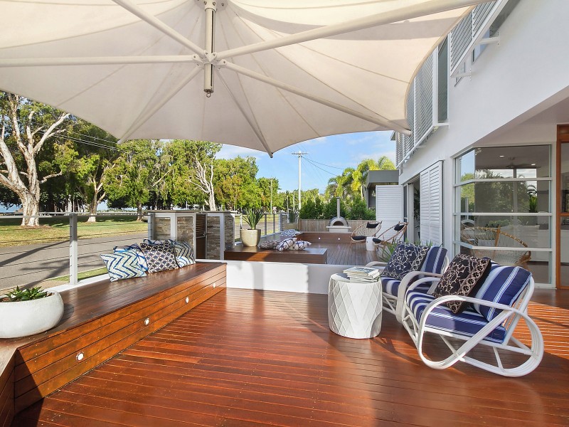 32 Palm Street, Rowes Bay QLD 4810