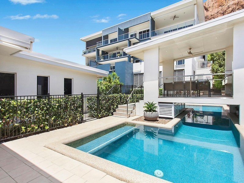 1/326 Stanley Street, North Ward QLD 4810