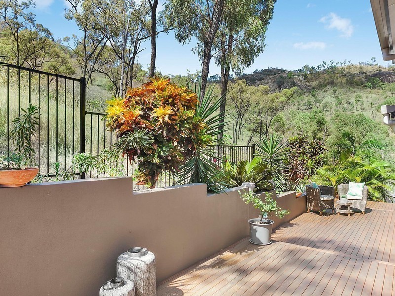 64 St Albans Road, Mount Louisa QLD 4814