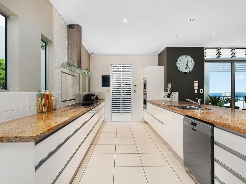 9 Toorak Place, Castle Hill QLD 4810