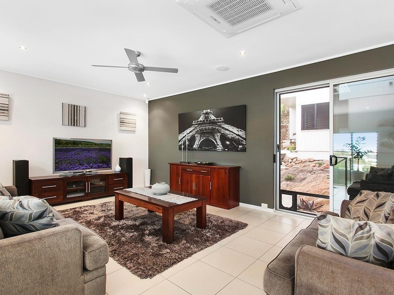 9 Toorak Place, Castle Hill QLD 4810