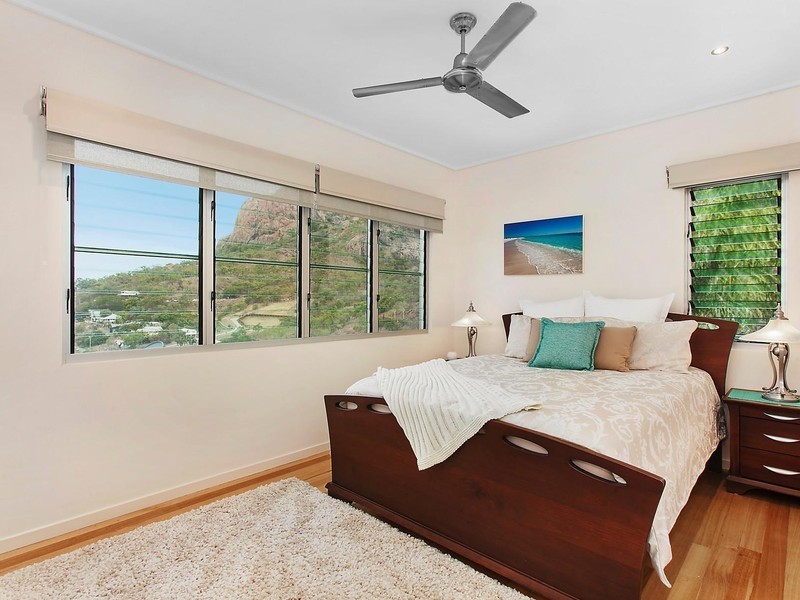 9 Toorak Place, Castle Hill QLD 4810