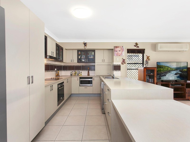 13 Franklin Drive, Mount Louisa QLD 4814