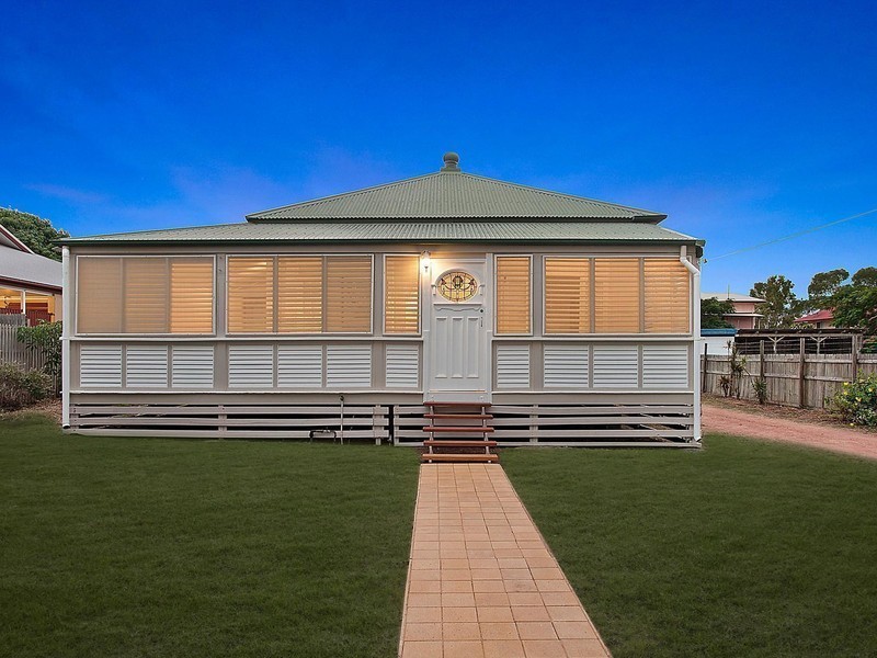 35 Bell Street, South Townsville QLD 4810