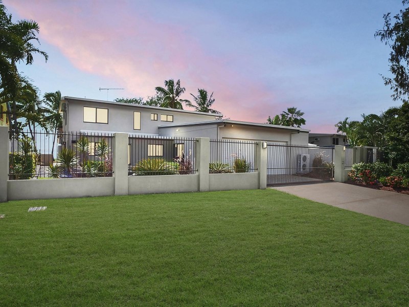115 Cay Street, Saunders Beach QLD 4818