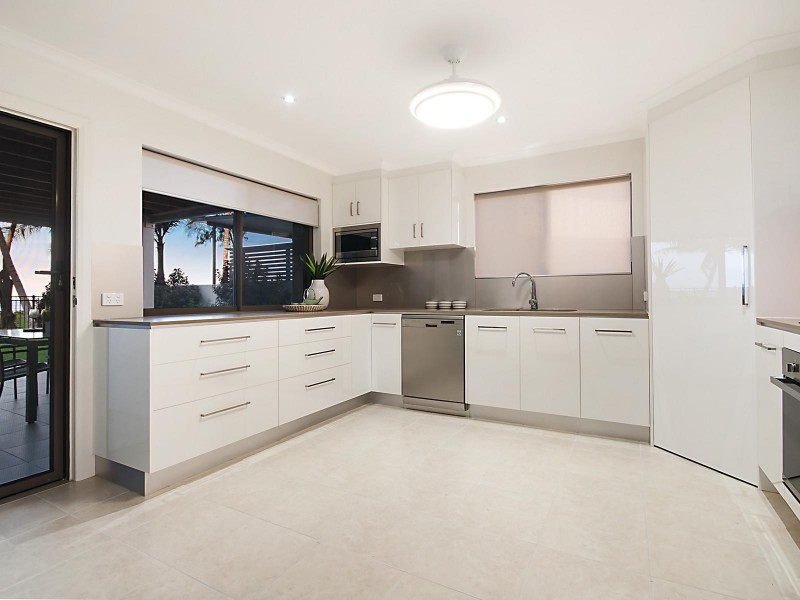 115 Cay Street, Saunders Beach QLD 4818