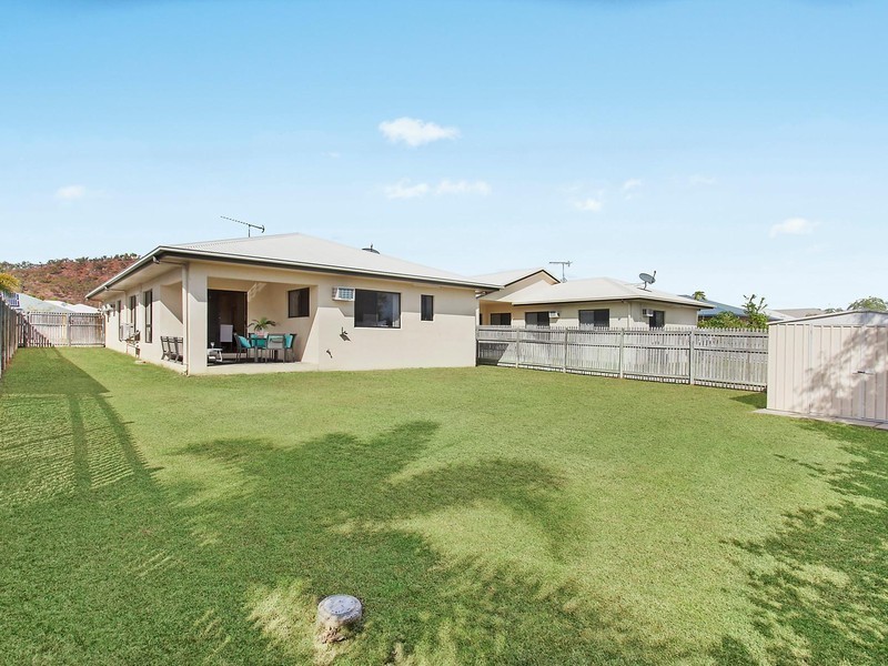 30 Hilton Way, Mount Louisa QLD 4814