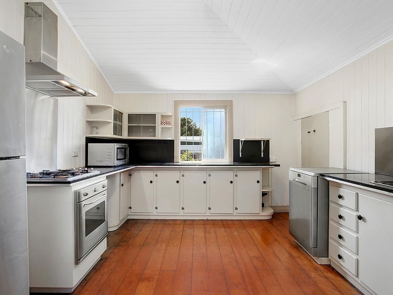 126 Perkins Street West, Railway Estate QLD 4810