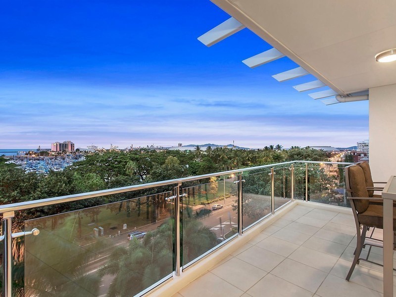 6/24 The Strand, North Ward QLD 4810