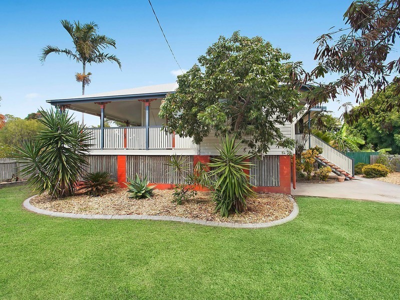8 Railway Avenue, Railway Estate QLD 4810