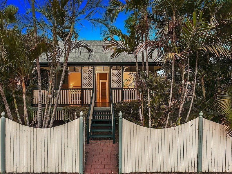 9 Ninth Avenue, Railway Estate QLD 4810