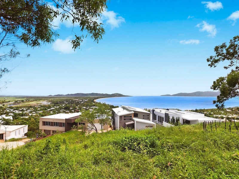 10 The Point, Castle Hill QLD 4810