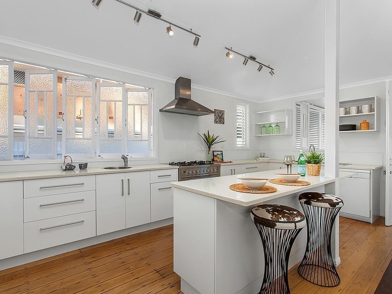 34 Paxton Street, North Ward QLD 4810