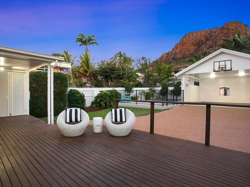 34 Paxton Street, North Ward QLD 4810