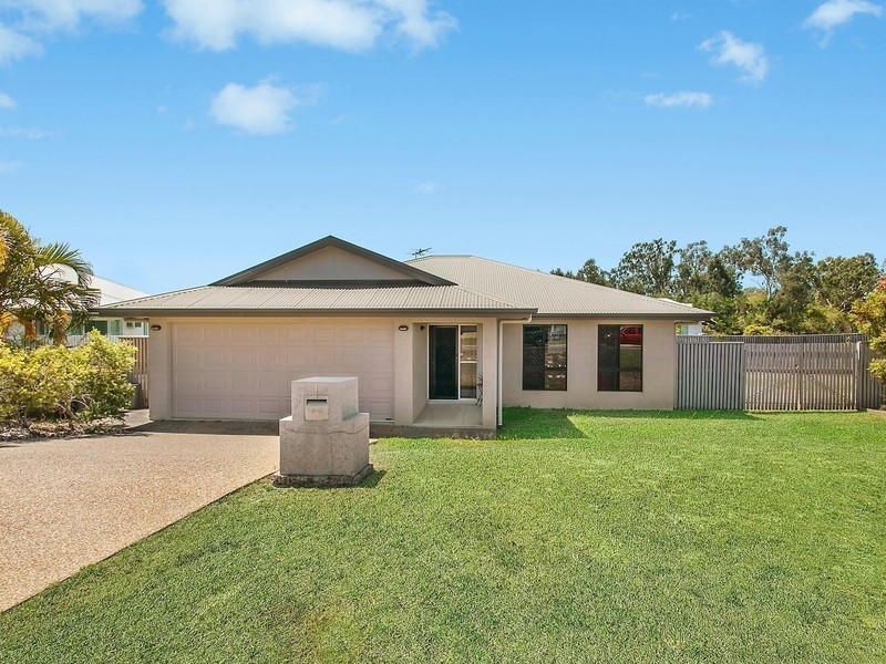 1 Nina Pocket, Bushland Beach QLD 4818