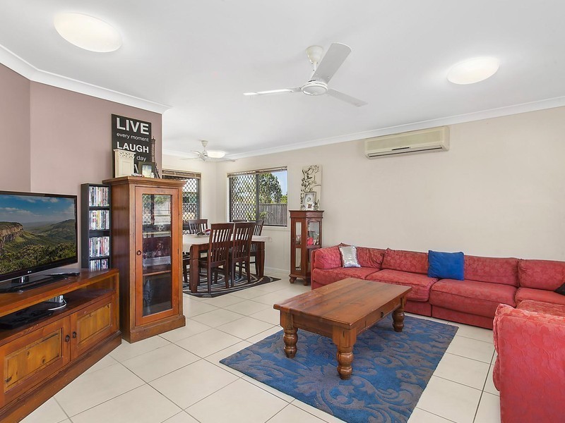 1 Nina Pocket, Bushland Beach QLD 4818