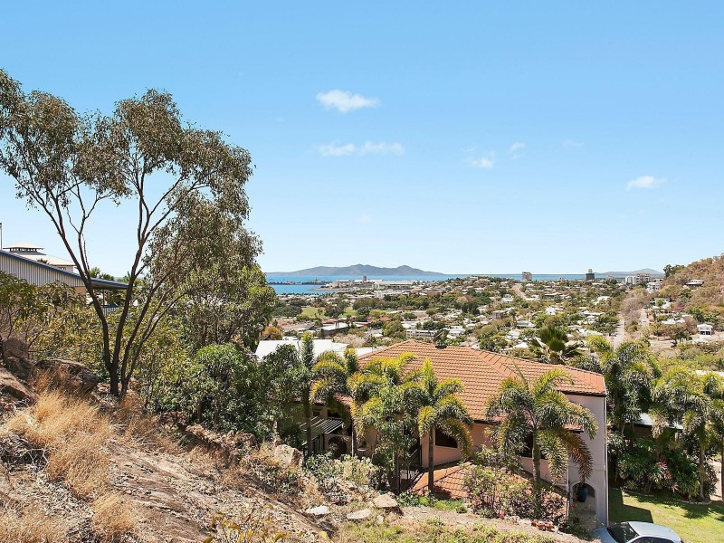 4 Yongala Court, Castle Hill QLD 4810